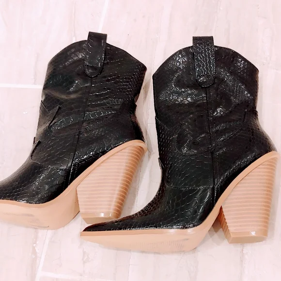 Cape Robbin Black Snakeskin Boots - Picture 2 of 7